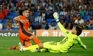 Đội trưởng Lautaro nổ súng giúp Inter hòa Sociedad ở trận lượt đi.