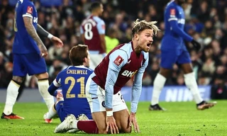 Cash bỏ lỡ cơ hội ghi bàn.