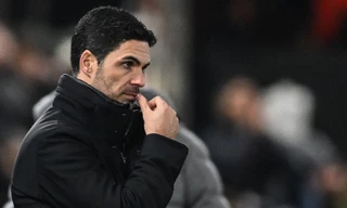 HLV Mikel Arteta trong trận đấu với Luton