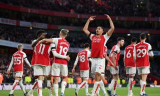 Arsenal giành 3 điểm trên sân nhà