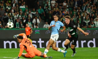 Gyokeres nhấn chìm Man City. 