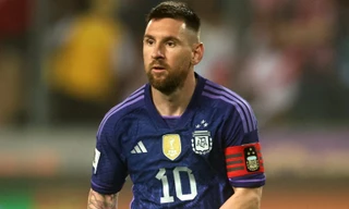 Messi ghi 2 bàn trong trận thắng Peru