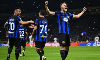 Asllani ăn mừng đầy phấn khích sau khi có bàn thắng đầu tiên ở mùa giải này.