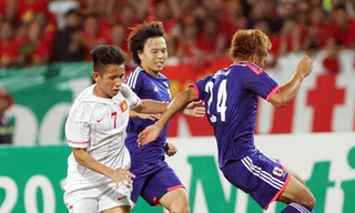 U19 VN (trái) không có nhiều cơ hội trước đối thủ mạnh là U19 Nhật Bản, theo đánh giá của BHL U19 VN. Ảnh: VSI