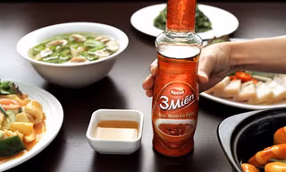 Nước mắm 3 Miền vừa có thể dùng để làm nước chấm, vừa là gia vị đặc biệt trong nêm ướp thực phẩm giúp phụ nữ nội trợ hiện đại tiết kiệm thời gian nấu nướng