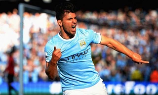Sergio Aguero ghi cả 4 bàn thắng cho Man City