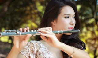 Hot girl dùng nhạc thính phòng thu hút bạn trẻ