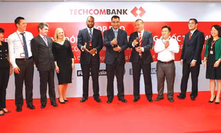 Ngày 9/9/2014, tại tp Hồ Chí Minh, Techcombank vinh dự nhận 10 giải thưởng quốc tế uy tín