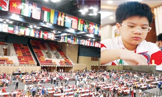 Quang cảnh thi đấu giải cờ vua trẻ thế giới tại Durban, Nam Phi và nhà tân vô địch U12 thế giới Nguyễn Anh Khôi (ảnh nhỏ). Ảnh: VSI và Internet