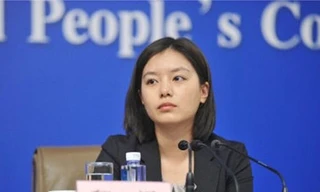 Cư dân mạng đang phát sốt vì Trương Kinh, nữ phiên dịch xinh đẹp nhất Trung Quốc