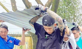 Hậu “Rap Việt”, thầy trò huấn luyện viên Wowy - Dế Choắt lên đường đi cứu trợ miền Trung