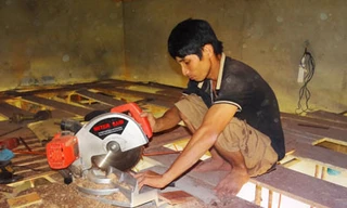 Cường 'mộc' vượt khó mưu sinh