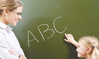 4 nghề thú vị cho người yêu trẻ con