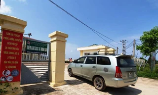 Qua xác minh, có thời gian ông Châu Quốc Tuấn, Bí thư, Chủ tịch UBND xã Hạ Long (Vân Đồn) sử dụng song song hai giấy khai sinh