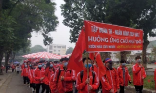 Quỹ Vì Tầm Vóc Việt vừa là nhà tài trợ chính vừa kêu gọi nhân viên hiến máu cho chương trình Chủ nhật đỏ