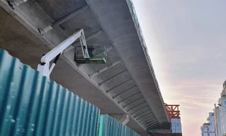 Ống thép chéo này được thiết kế để chịu lực, chống đỡ cho cánh dầm.