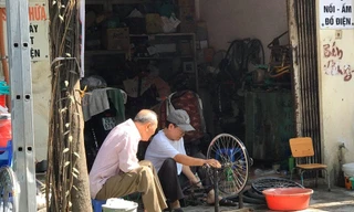 Người dân yêu cầu Công ty Rạng Đông bồi thường về vật chất và tinh thần và di dời cơ sở ra khỏi khu dân cư.