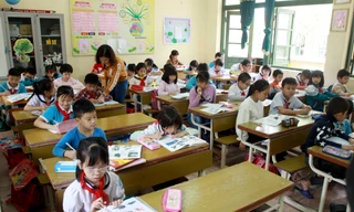 Đến chiều 29/3, hầu hết phụ huynh đã hết lo lắng và đưa con đến trường học bình thường - Ảnh: Hoàng Long