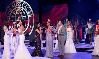 Showbiz 22/10: Bị cướp quyền trao vương miện, Khánh Ngân nói gì?