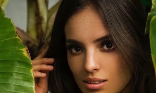 Ảnh đời thường vẫn đẹp mê đắm của Hoa hậu Thế giới 2018