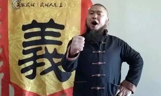 Vương Tri Lượng rất tự tin vào sức mạnh thể chất.