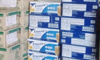 Lô hàng sữa Ensure nhập lậu bị thu giữ ngày 14/3/2018. Ảnh: HQ