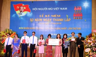 Tặng 1000 điện thoại '9999 hy vọng' giúp người khiếm thị ‘nhìn thấy cả thế giới’