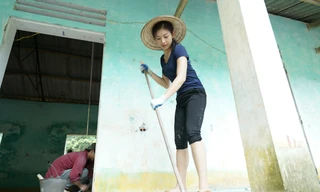 Thí sinh HHVN đào nền, quét sơn...cải tạo trường mầm non ở Hà Giang