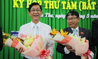 Ông Lư Thành Đồng (áo trắng) - Giám đốc Sở Giao thông vận tải TP. Cần Thơ