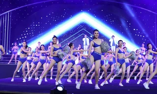 Các thí sinh HHVN 2018 tham gia tranh tài trong phần thi Người đẹp thể thao được tổ chức tại bãi cát nhân tạo ở Tuần Châu- Hạ Long.