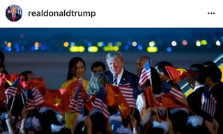 Bức ảnh Hà My tặng hoa Tổng thống Donald Trump từng được ông đăng tải trên trang Instagram chính thức.
