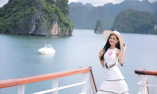 Thí sinh HHVN tham quan Vịnh Hạ Long trên du thuyền 5 sao
