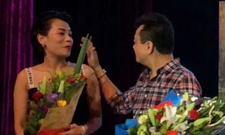 Hồng Nhung từng mỉa mai sự thân thiện của NSND Anh Tú khi mối quan hệ giữa 2 người đã nảy sinh mâu thuẫn.