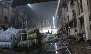 Cảnh tan hoang sau vụ cháy công ty may ở Cần Thơ