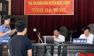 Bị cáo Ngô Văn Giáp tại phiên tòa (ảnh báo Hà Tĩnh).