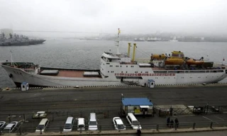 Phà Mangyongbong đậu ở Vladivostok. (Nguồn: Reuters).