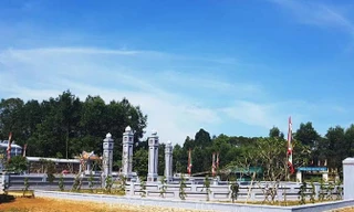 Lăng Trường Cơ được trùng tu hoàn toàn bằng nguồn vốn xã hội hóa. 