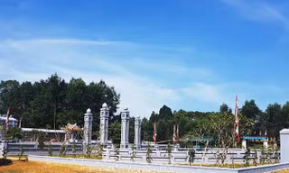 Lăng Trường Cơ được trùng tu hoàn toàn bằng nguồn vốn xã hội hóa. 