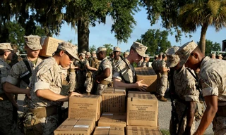 Bờ Đông Mỹ 1 ngày trước bão Florence: Cả đội cứu hộ cũng phải di tản