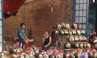 Trái cây trưng Tết giá rẻ như cho vẫn “ế”