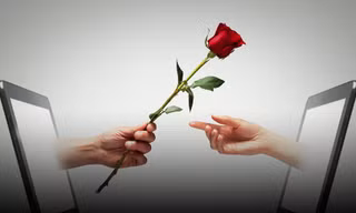Xa lánh xã hội, giới trẻ Trung Quốc thuê ‘người yêu ảo’ trên mạng