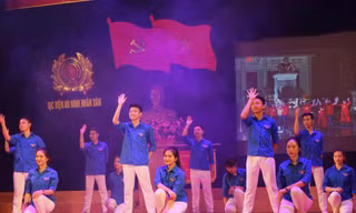 Một tiết mục văn nghệ sôi động do ĐVTN Học viện ANND thể hiện tại lễ phát động.