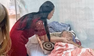 Á hậu Trịnh Kim Chi phủ nhận tin nghệ sĩ Lê Bình hôn mê.