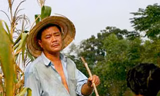 Diễn viên Hồng Sơn trong phim "Ma làng".