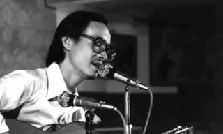 Nghe Trịnh Công Sơn hát chay ‘Nối vòng tay lớn’ trên đài phát thanh