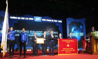 Đại học Lạc Hồng nhận Huân chương lao động hạng Nhất
