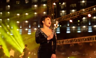 Bị chê mặc ‘lố’ ở đám cưới Đông Nhi, danh hài Việt Hương nói gì?