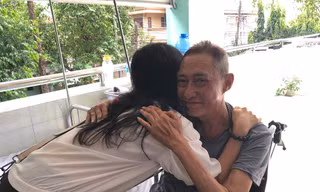 Hình ảnh mới nhất của nghệ sĩ Lê Bình tại bệnh viện. 