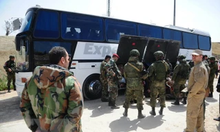 Binh sỹ Nga và Syria. (Ảnh: THX/TTXVN)