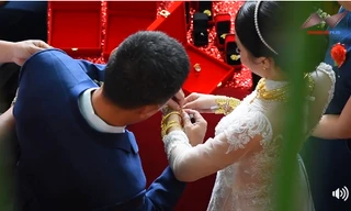 Cô dâu đeo 1 kg vàng nhảy nhót trong ngày cưới gây ‘bão’ 